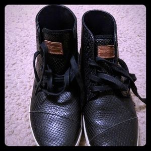 TOMS
Paseo Snake Sneaker